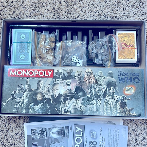 Doctor Who Monopoly 50th Anniversary Edition - Picture 4 of 5